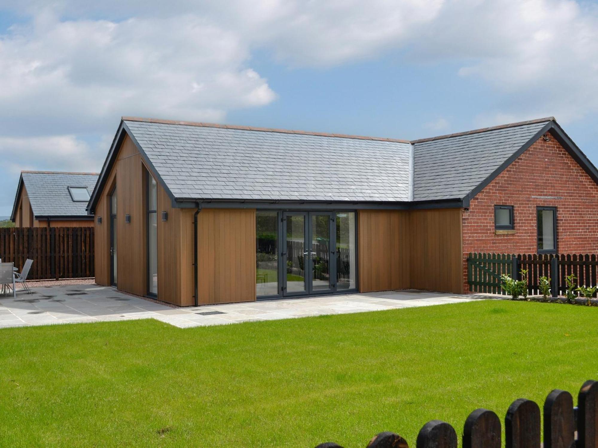 Old Byre Cottage - Uk43377 Kirklinton Экстерьер фото